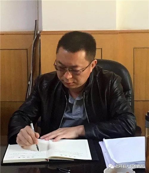 州院黨組成員羅星文一行到我院調研指導民事行政檢察工作